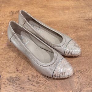 AGL Heels Womens 9.5 Metallic Gold Captoe Snakeskin Italy Leather Old Money